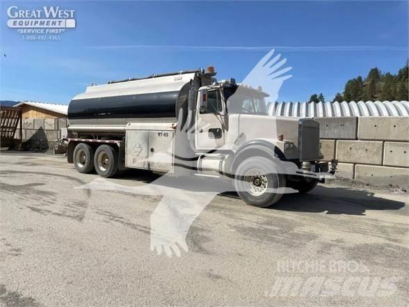 White/GMC WG شاحنات ذات صهاريج
