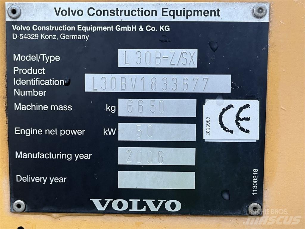 Volvo L 30 B لوادر بعجل