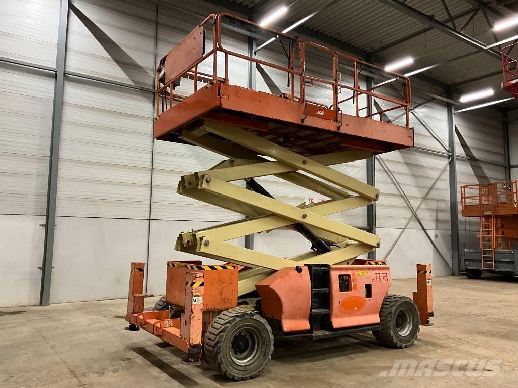 JLG 3394 RT رافعات مقصية الشكل