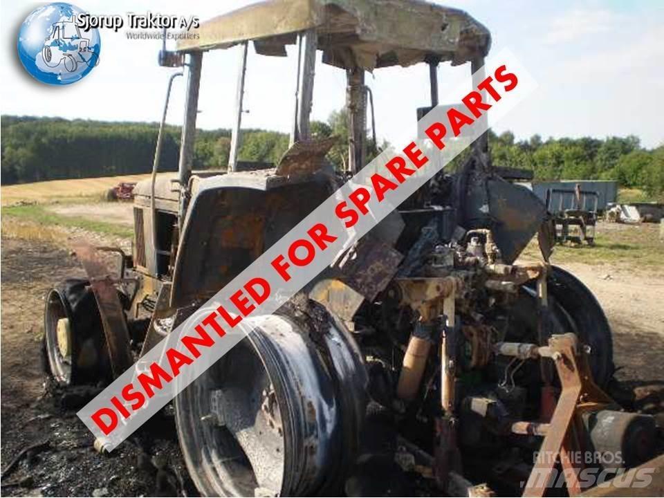 John Deere 6900 الجرارات