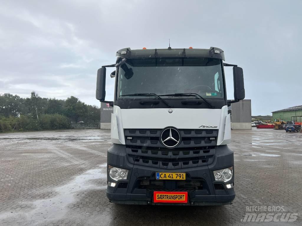 Mercedes-Benz 4153 شاحنات الرافعات