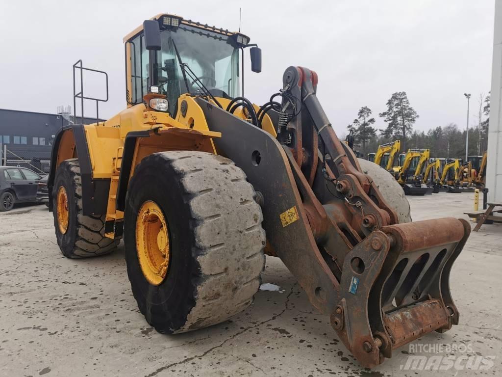 Volvo L220F لوادر بعجل