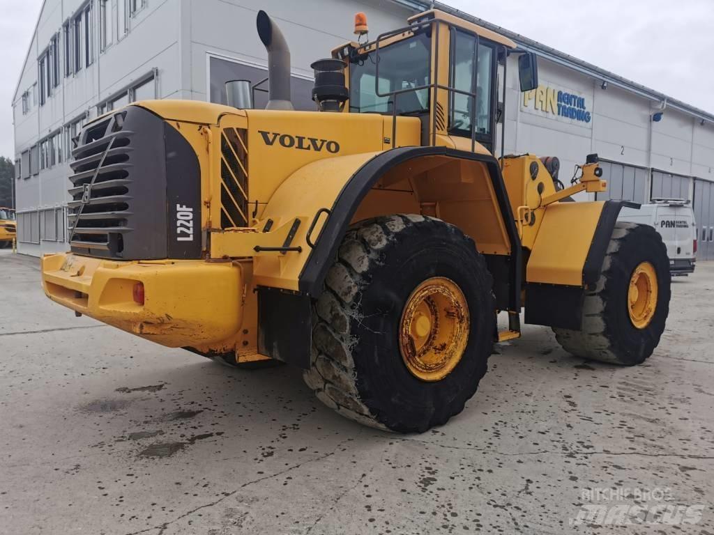 Volvo L220F لوادر بعجل