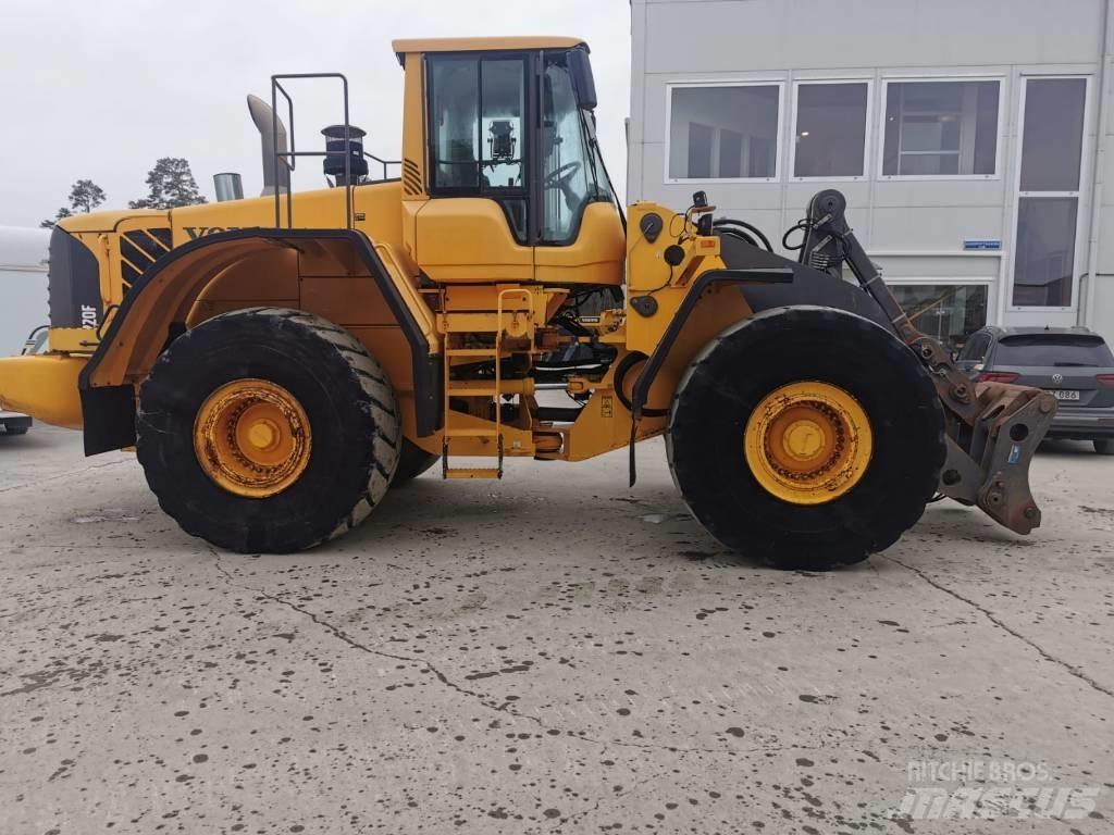 Volvo L220F لوادر بعجل