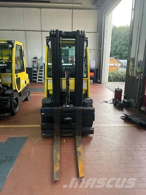 Hyster H2.5FT شاحنات الديزل
