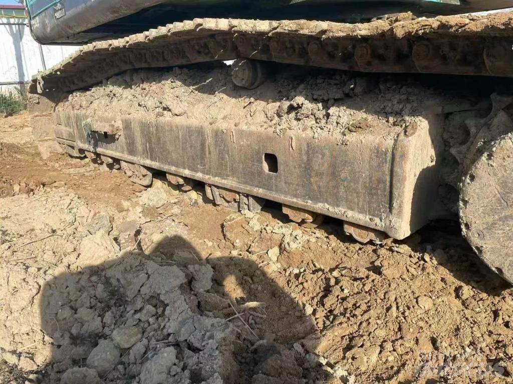 Kobelco SK 200-8 حفارات زحافة