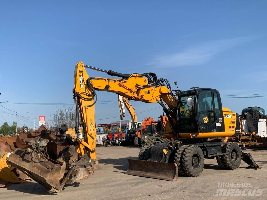 JCB JS 145 W حفارات بعجل
