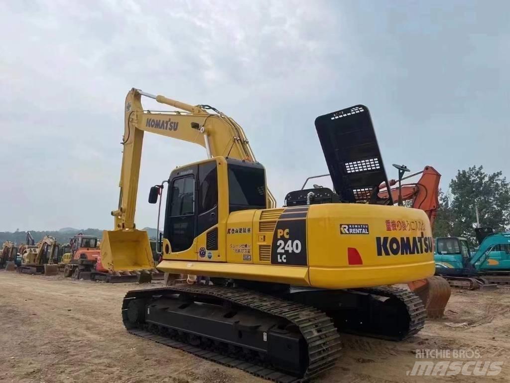 Komatsu PC 240-8 حفارات زحافة