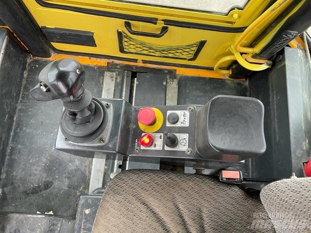 Bomag BW 170 AD مداحل ثنائية الاسطوانة