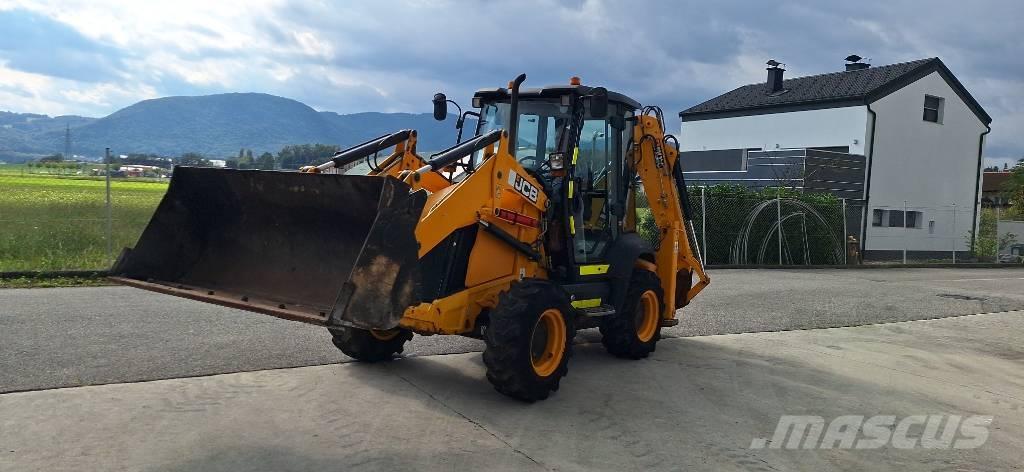 JCB 3cx compact لوادر ذات جرافات عكسية