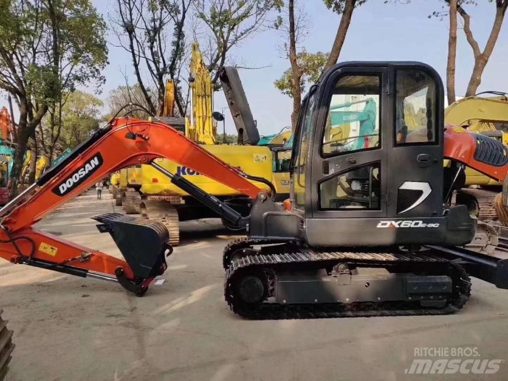 Doosan DX 60-9C حفارات زحافة