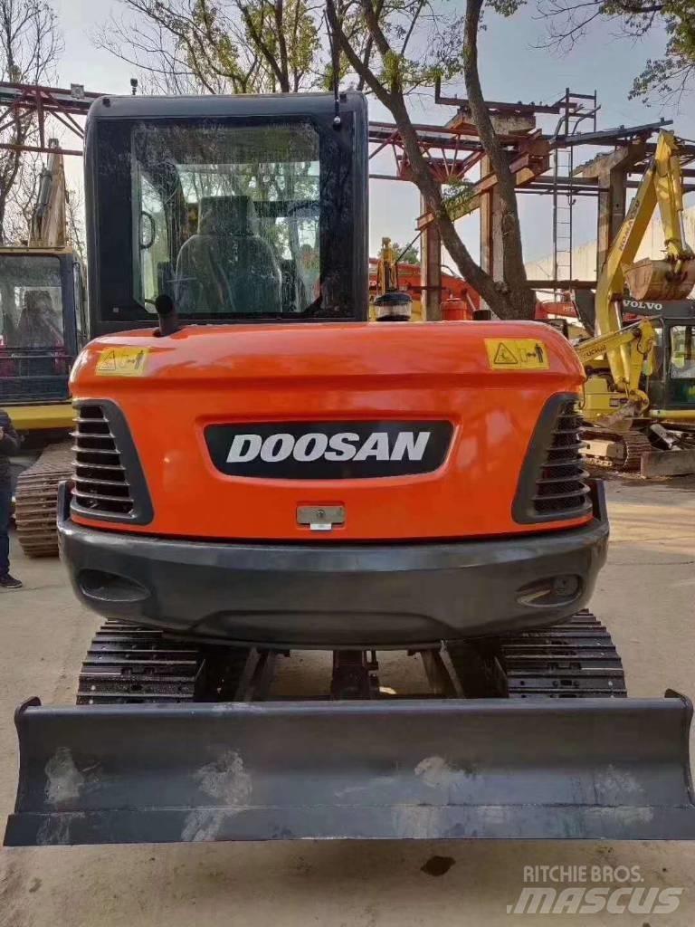Doosan DX 60-9C حفارات زحافة