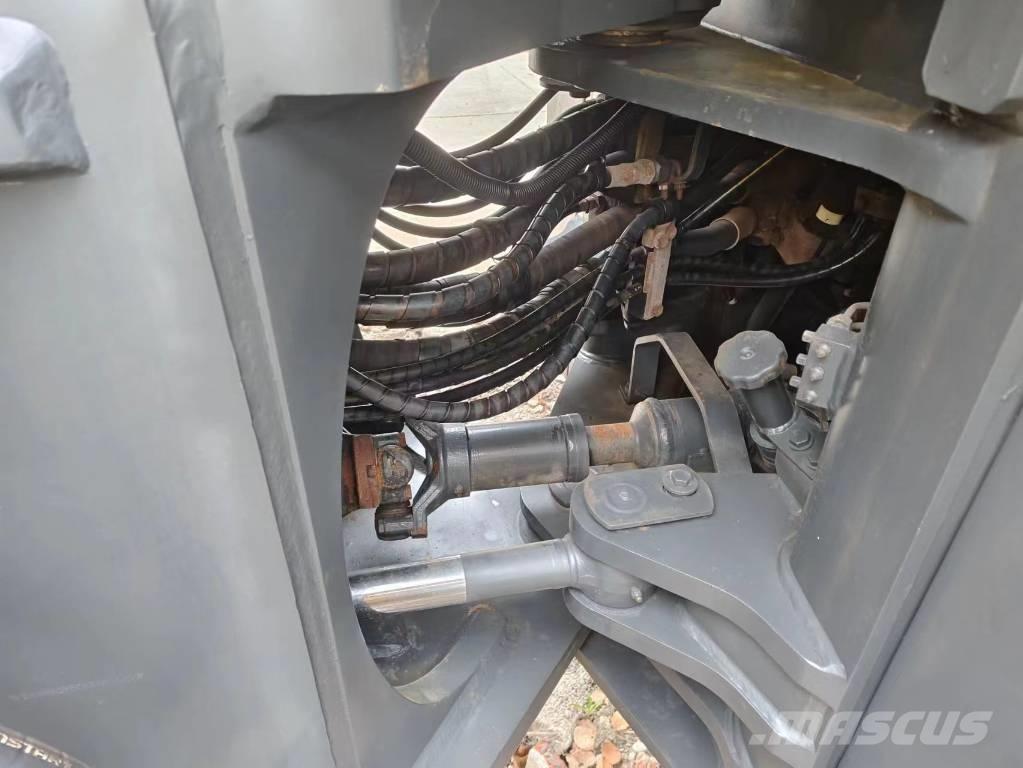 Komatsu WA 470 لوادر بعجل