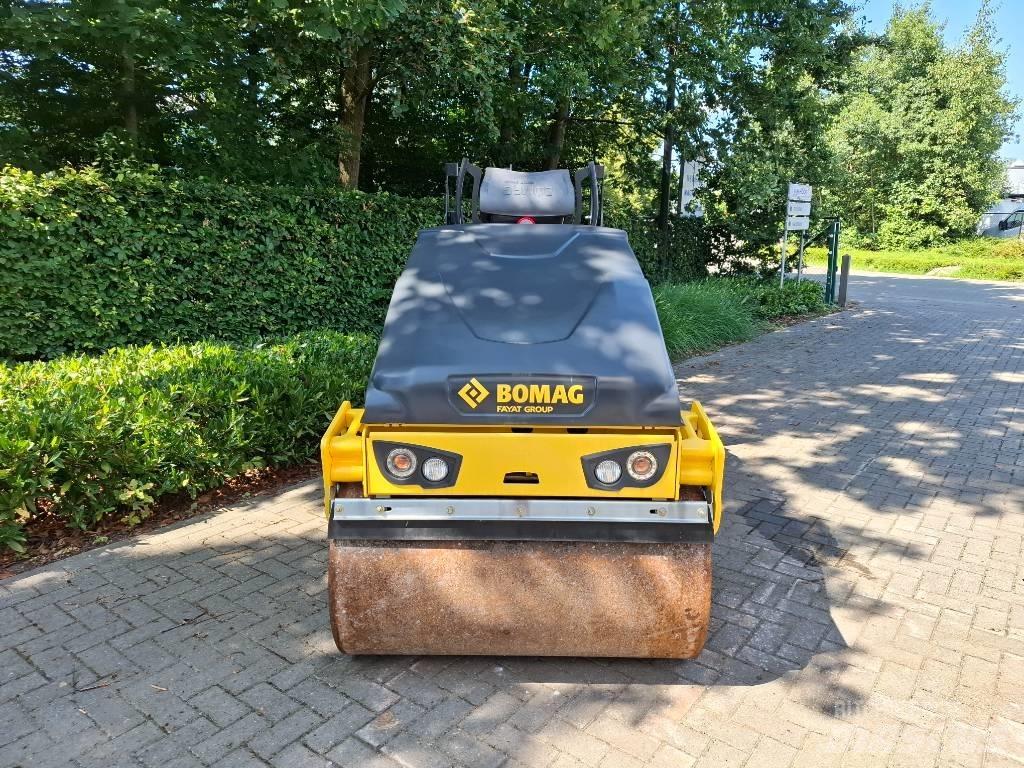Bomag BW 120 AD-5 مداحل ثنائية الاسطوانة