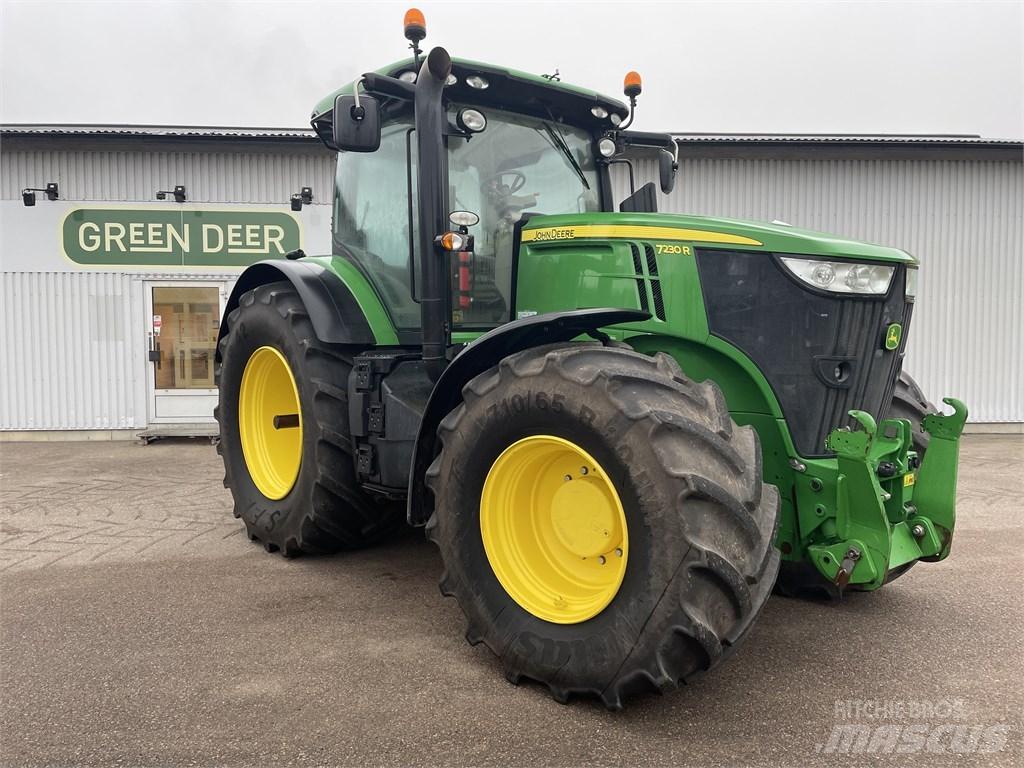 John Deere 7230R الجرارات