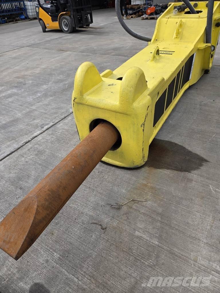 Atlas Copco HB 7000 مطارق / كسارات
