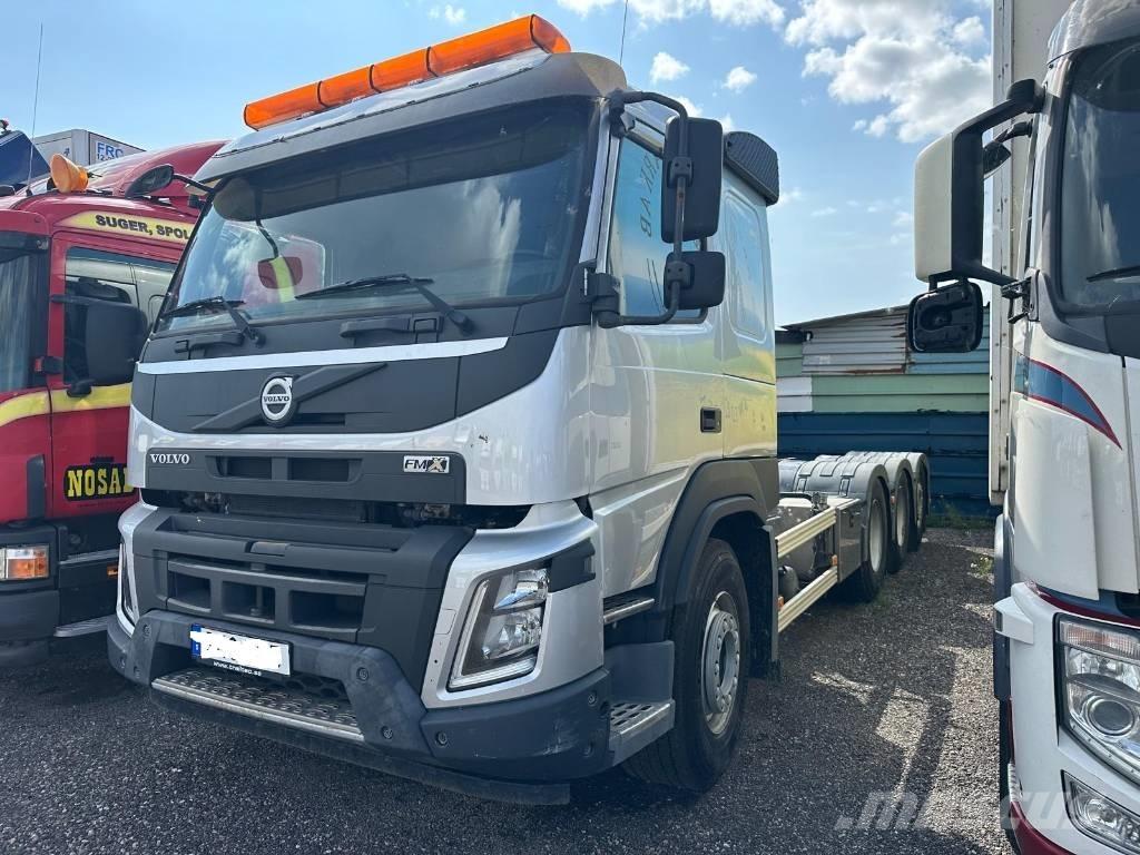 Volvo FMX 8X4*4  4132 شاحنات بمقصورة وهيكل
