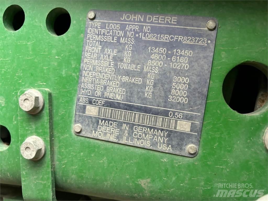 John Deere 6215R الجرارات