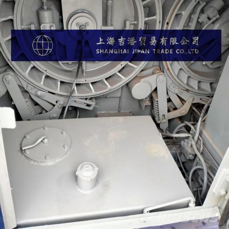 Kobelco 7065 رافعات مجنزرة