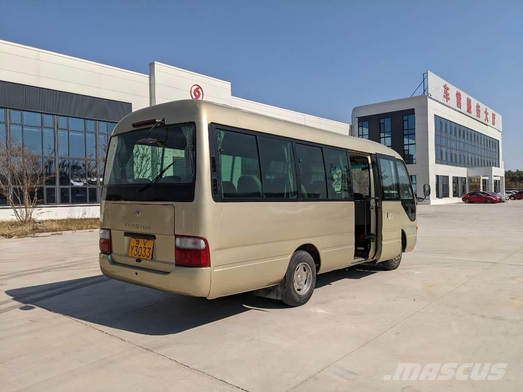 Toyota Coaster Bus حافلة صغيرة
