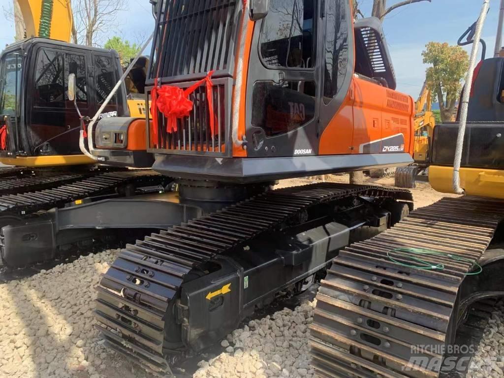 Doosan DX 225 LC-9 حفارات زحافة