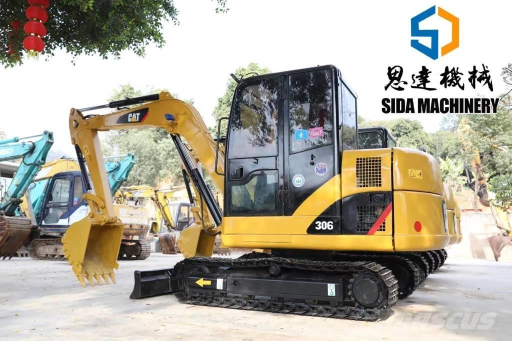 CAT 306 حفارات زحافة