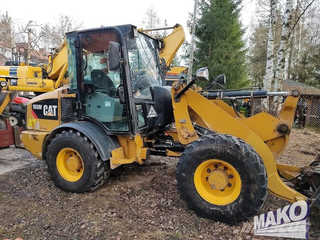 CAT 906 M لوادر بعجل