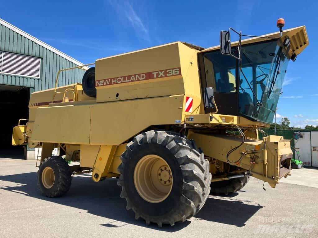 New Holland TX 36 حصادات