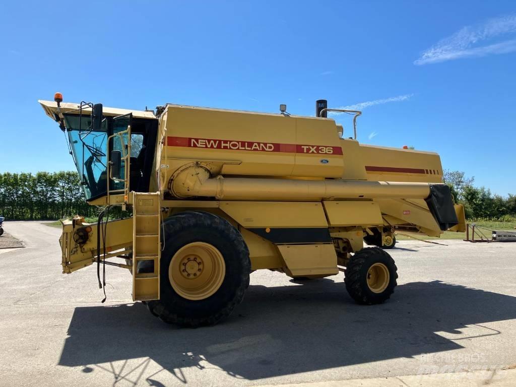 New Holland TX 36 حصادات