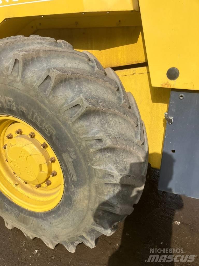 Bomag BW 213 مداحل أحادية الأسطوانة