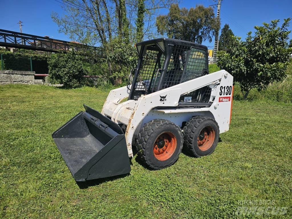 Bobcat S 130 لوادر صغيرة