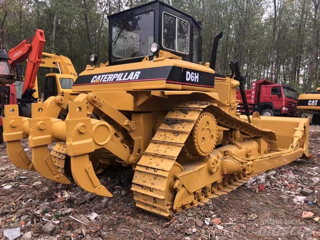 CAT D6H بلدوزرات مجنزرة