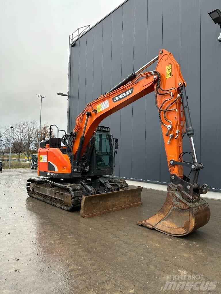 Doosan DX 140 LCR-5 حفارات زحافة