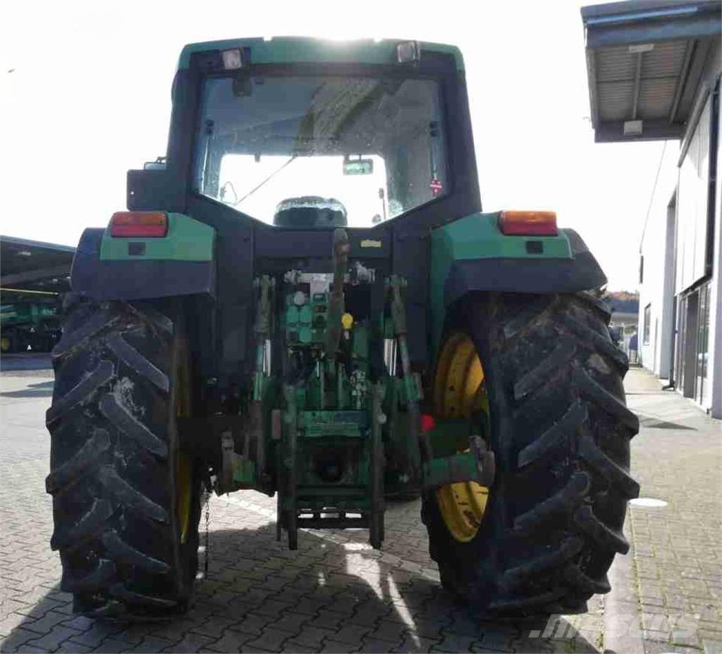 John Deere 6310 الجرارات