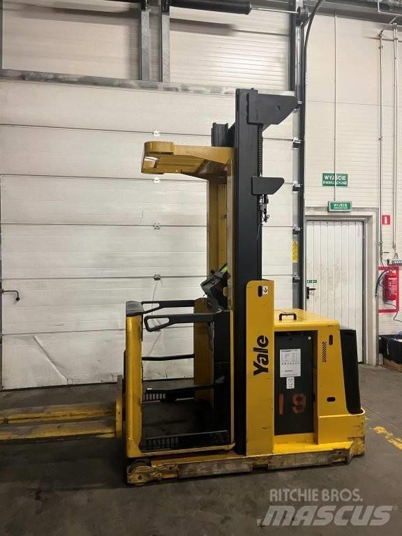 Yale MO 10 E معدات الرفع عالي المستوى