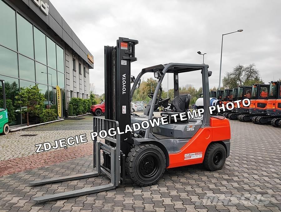 Toyota 02-8FGJF35 شاحنات LPG
