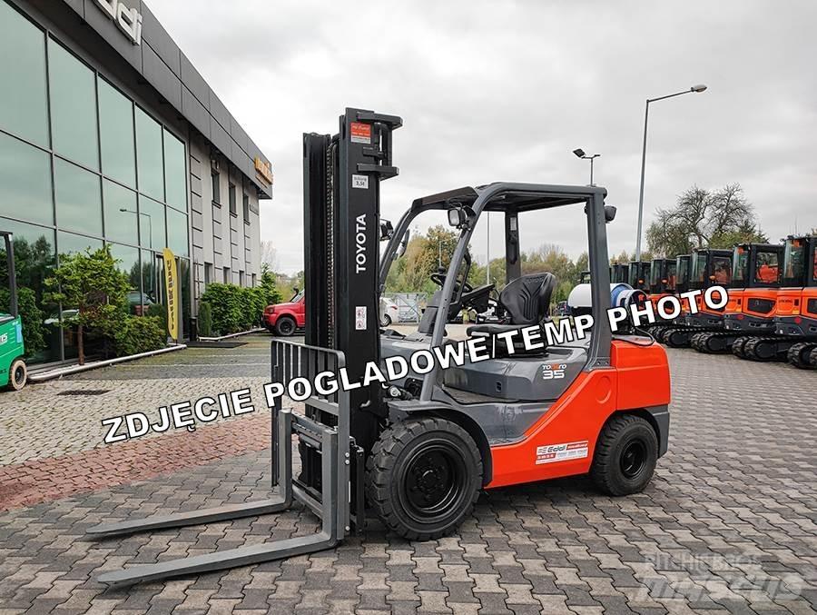 Toyota 02-8FGJF35 شاحنات LPG