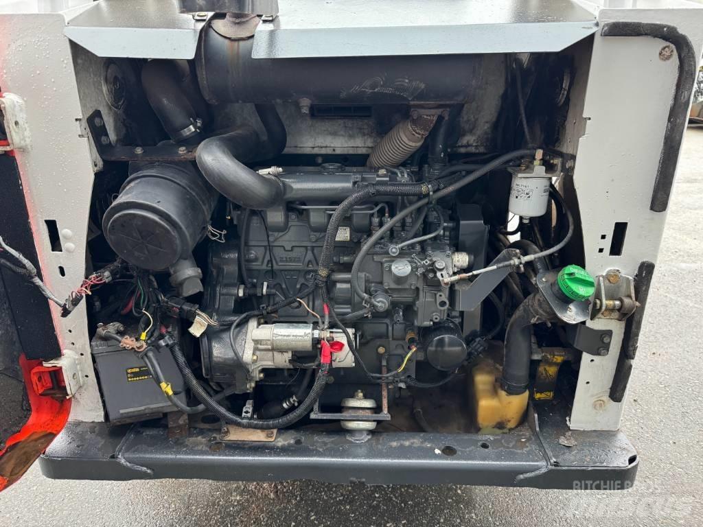 Bobcat S 530 لوادر انزلاقية التوجيه