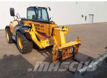 JCB 540-140 مناولات متداخلة
