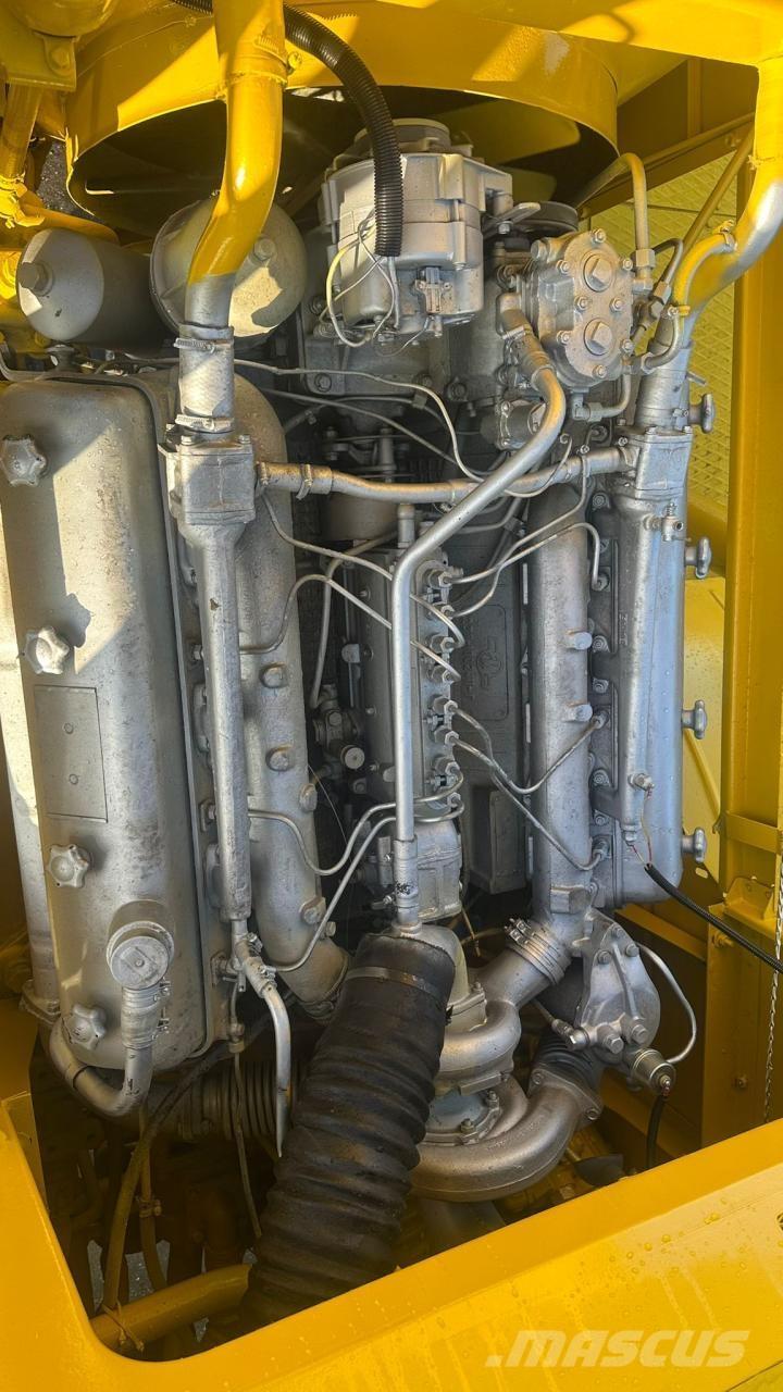 Kirovets K700A V8 الجرارات