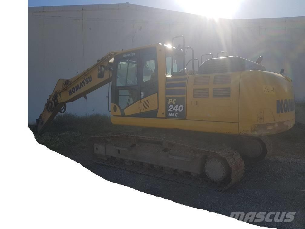 Komatsu PC240NLC-10 حفارات زحافة
