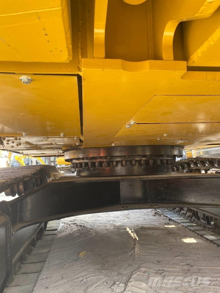 CAT 330 D حفارات زحافة