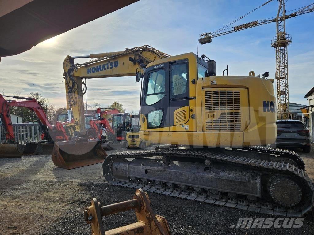 Komatsu PC 228 USLC حفارات زحافة
