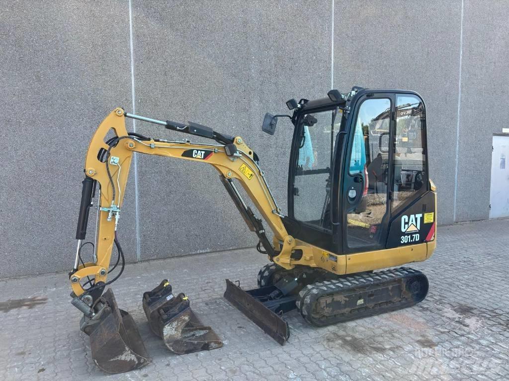 CAT 301.7 D حفارات صغيرة أقل من 7 طن (حفارات صغيرة)