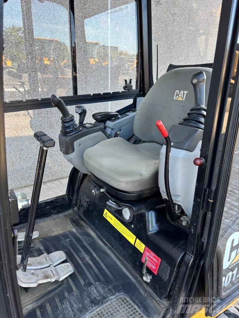 CAT 301.7 D حفارات صغيرة أقل من 7 طن (حفارات صغيرة)