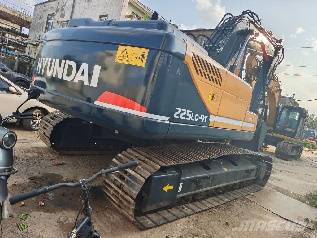 Hyundai 220 LC-9 حفارات زحافة