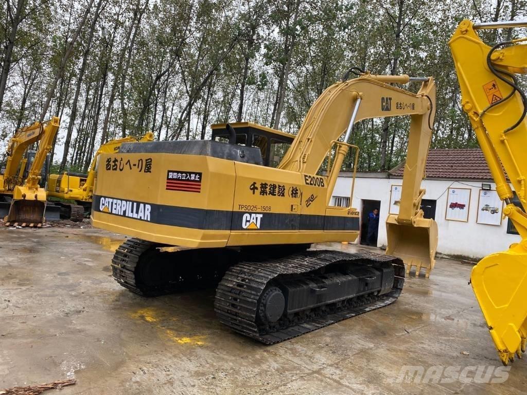 CAT E200B حفارات زحافة