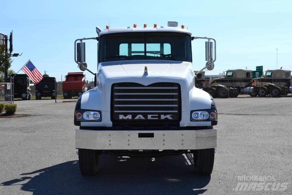 Mack Granite GU 713 وحدات الجر