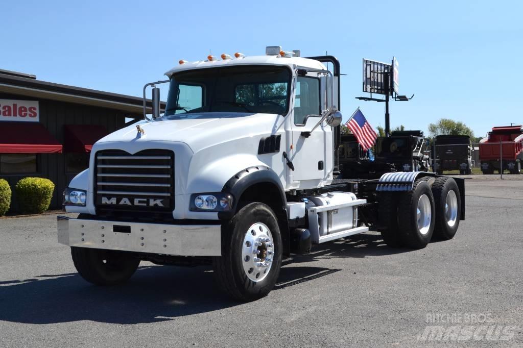 Mack Granite GU 713 وحدات الجر