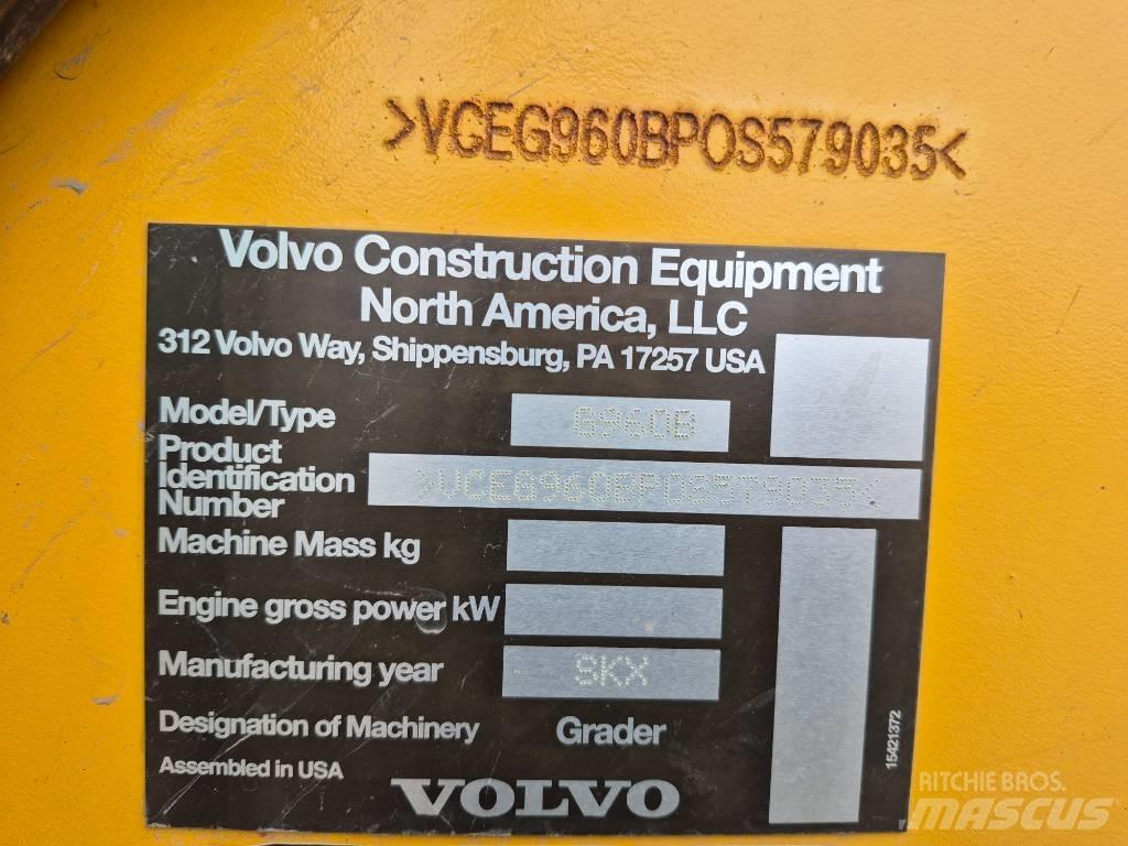 Volvo G 960B معدات تمهيد الطرق